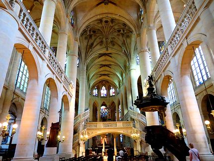 La nef de l'Église Saint-Etienne-du-Mont