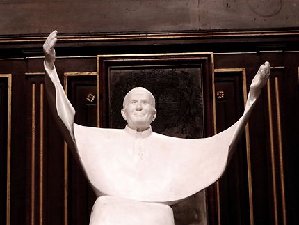 Sculpture de Jean Paul II 