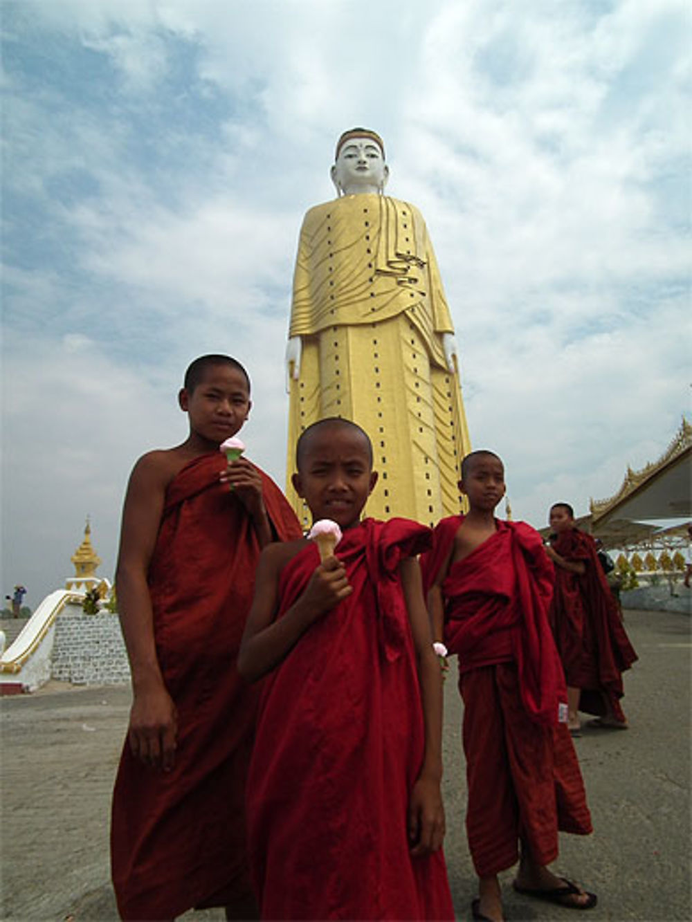 Bodhi Tataung - Route de Monywa