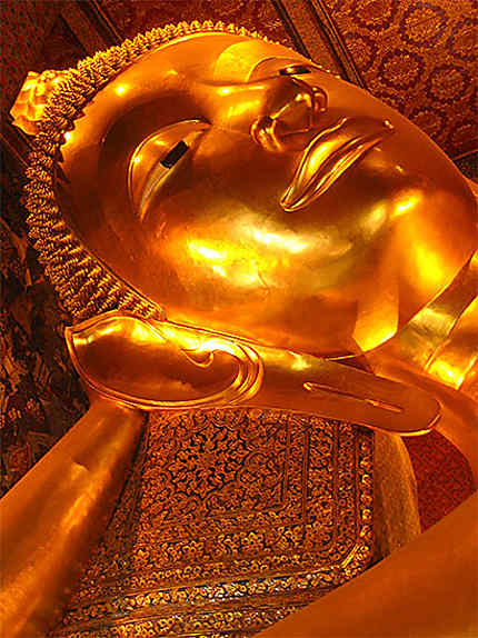 Bouddha alongé