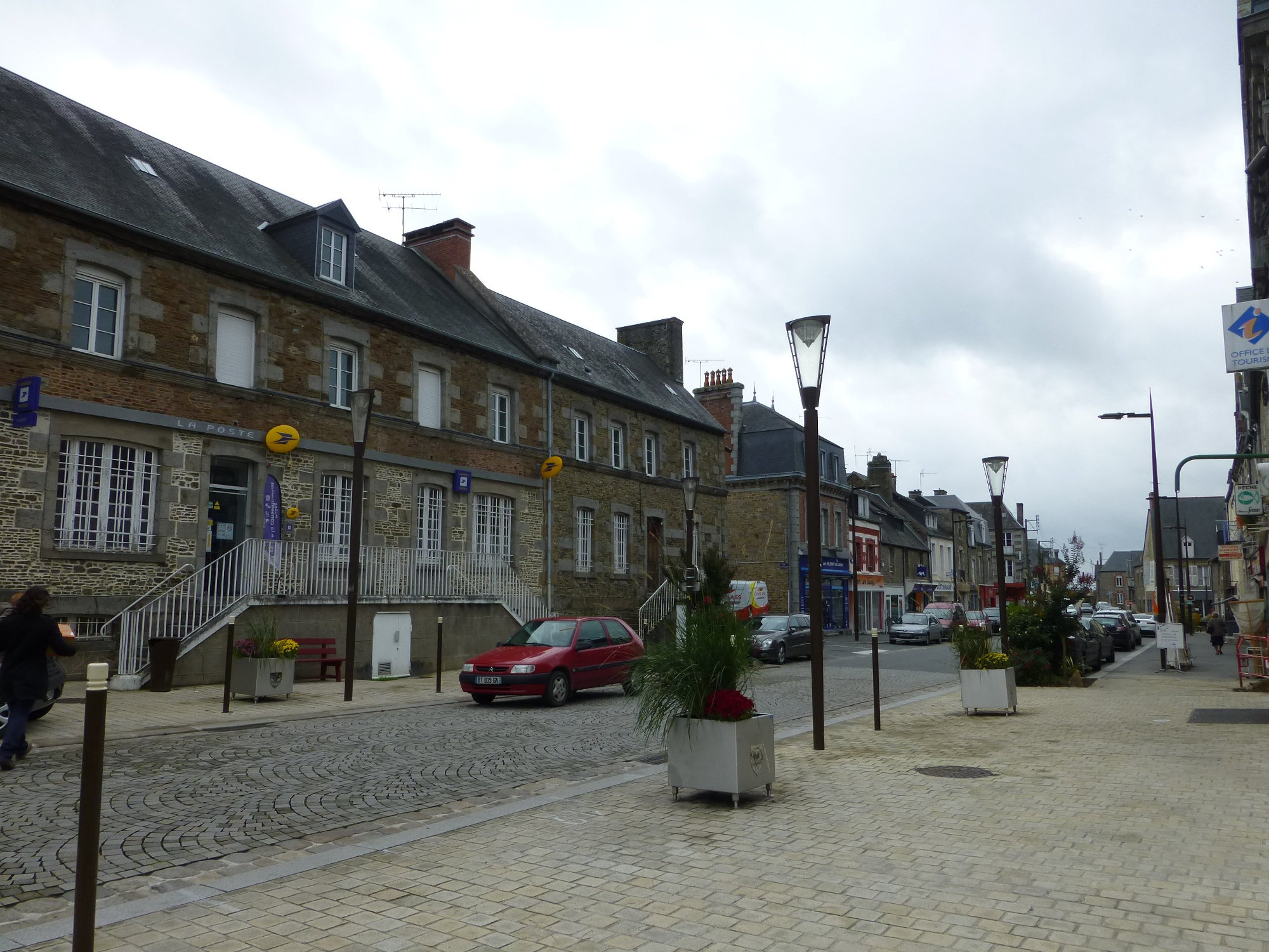 Rue commerçante de Pontorson Rue commerçante de Pontorson