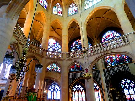 Choeur et vitraux Église Saint-Etienne-du-Mont