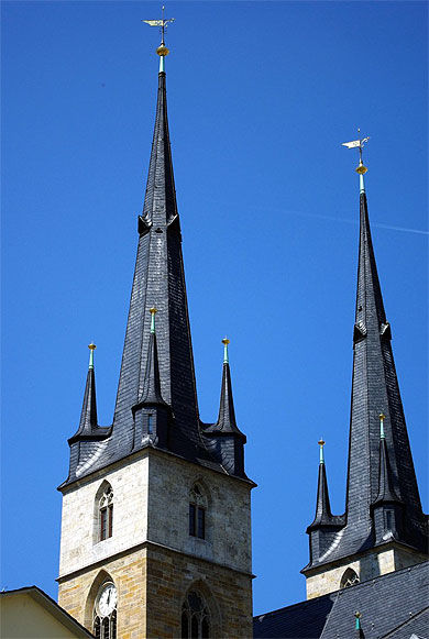 Les flèches de l'église Saint-Jean