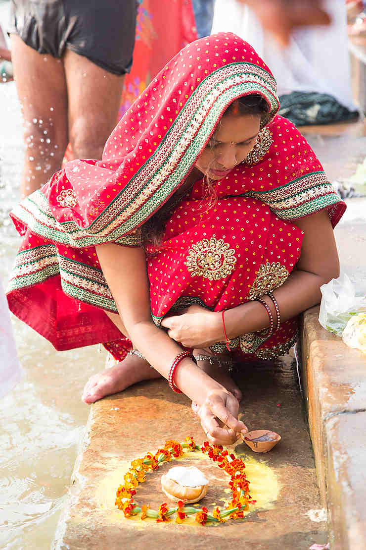 Dévotion à Varanasi, Inde