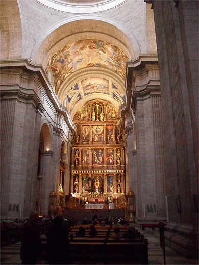 La Basilica : intérieur La Basilica : intérieur