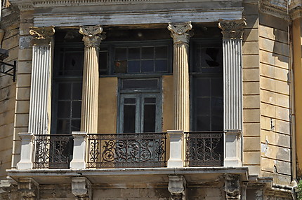 Balcon avec colonnes