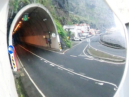 Tunnels à Madère