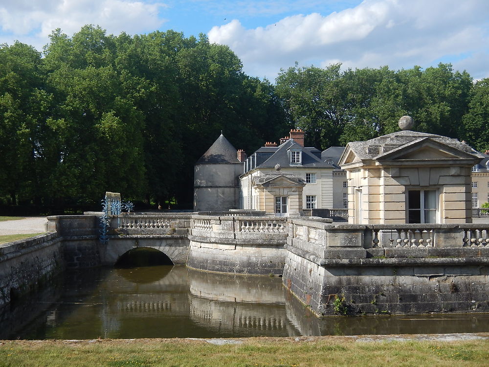 Les douves du château du Marais