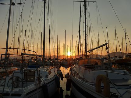Coucher de soleil à la marina de Saint Tropez