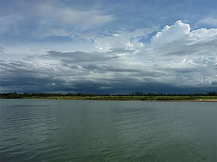 La rivière Thu Bon, près de Hoi An