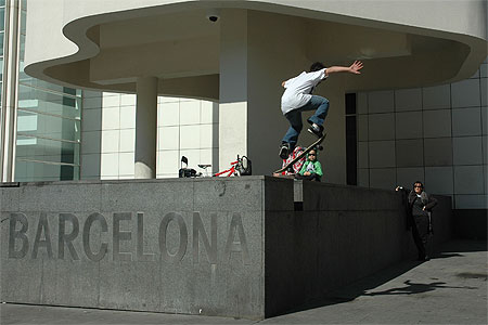 Devant le MACBA Devant le MACBA