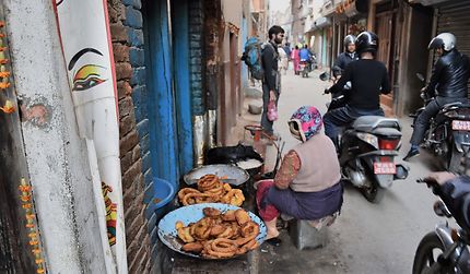 Street-food à Katmandou, Népal