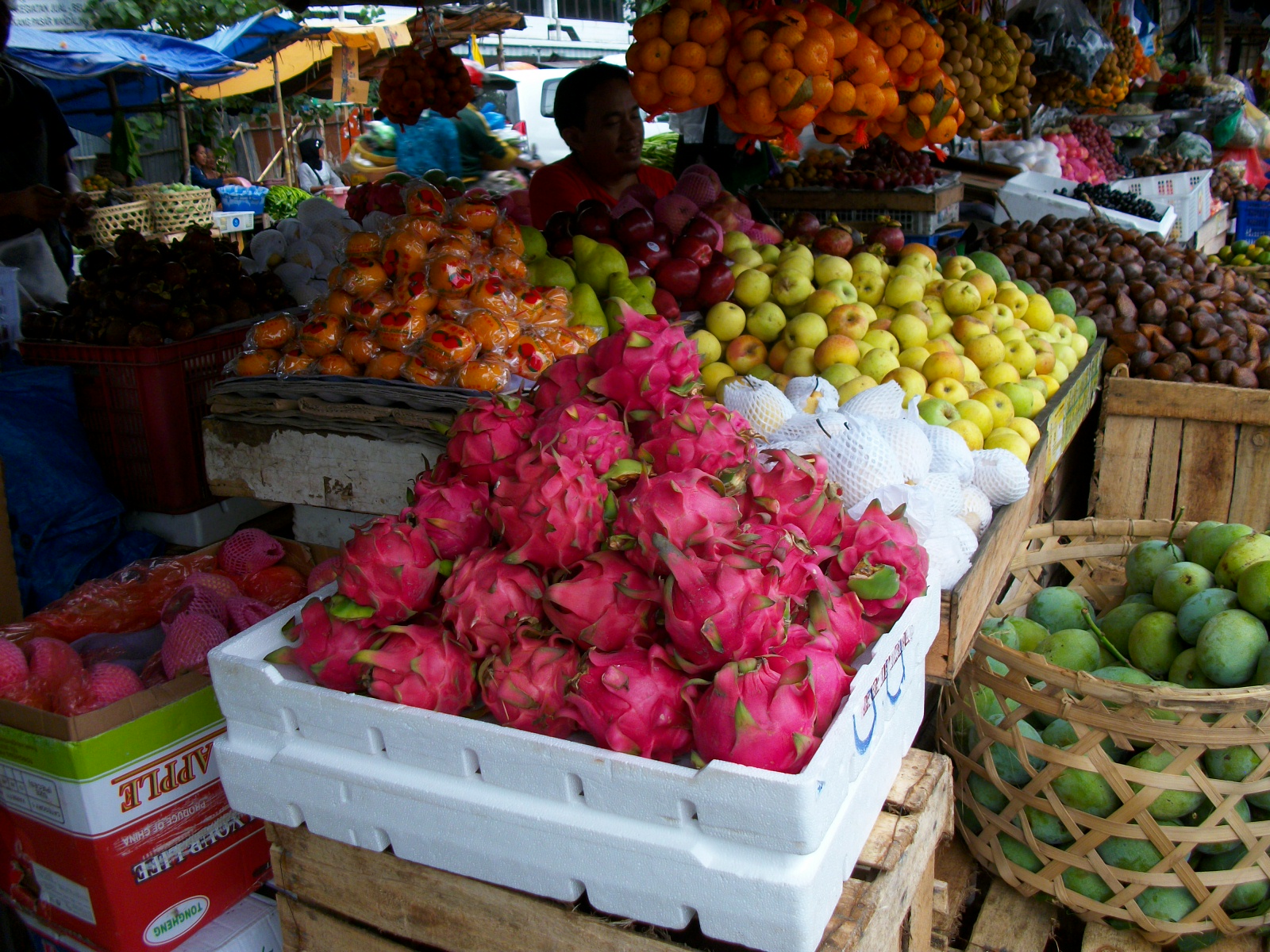 Au marché de Cakranegara Au marché de Cakranegara
