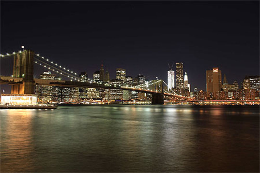 Brooklyn Bridge by night