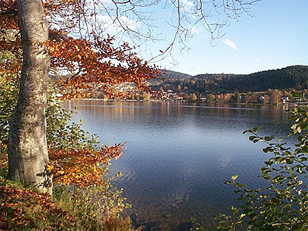 Le lac de Gérardmer en automne