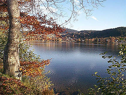 Le lac de Gérardmer en automne