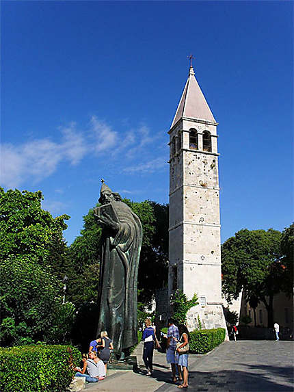 Statue de Grégoire de Nin