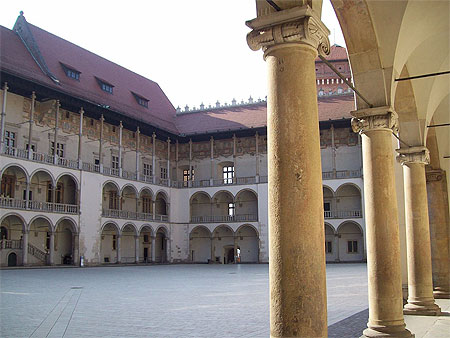 La cour intérieure du château royal La cour intérieure du château royal