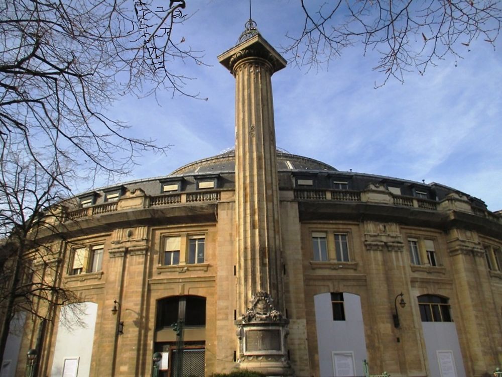 Bourse du commerce et colonne Médicis