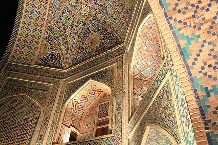 Détail de l'intérieur d'une mosquée du Registan