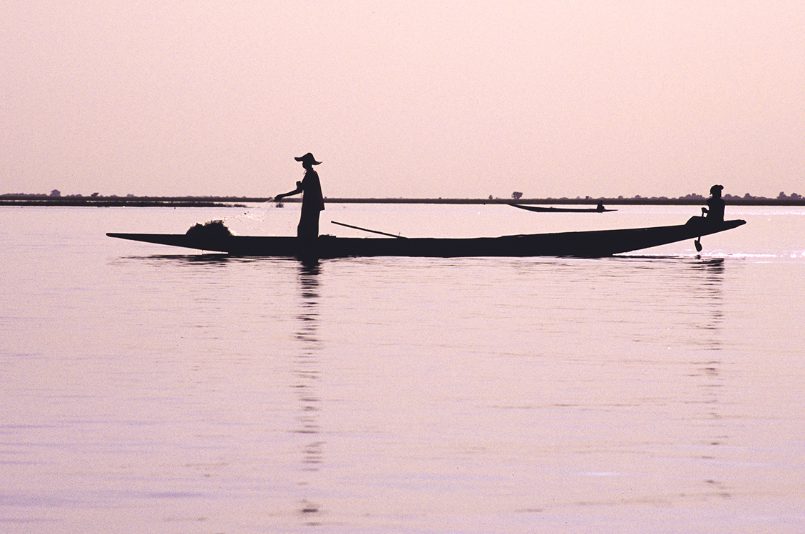 Mali, pêcheur à Mopti Mali, pêcheur à Mopti