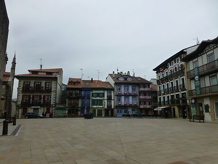 Place de la ville haute à Hondarribia