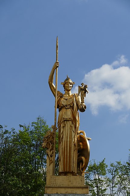 Statue de la Fontaine Dorée