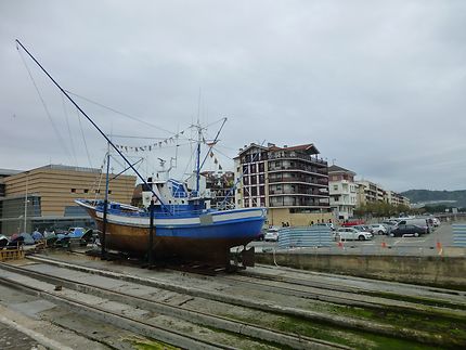 Réparation de bateau à Hondarribia