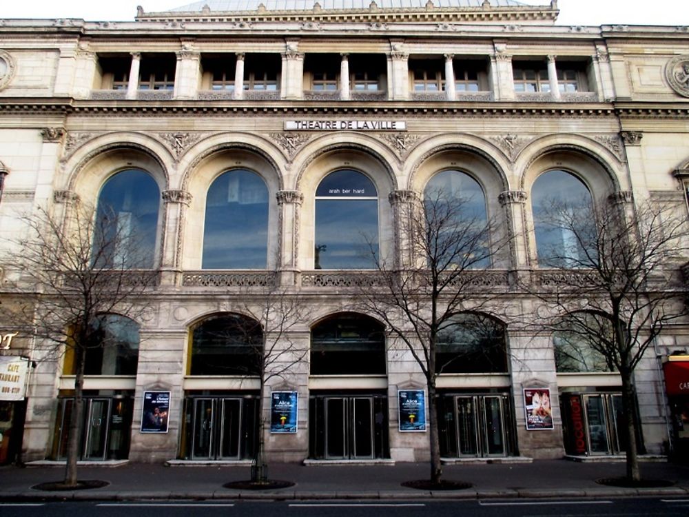 Façade du théâtre de la ville