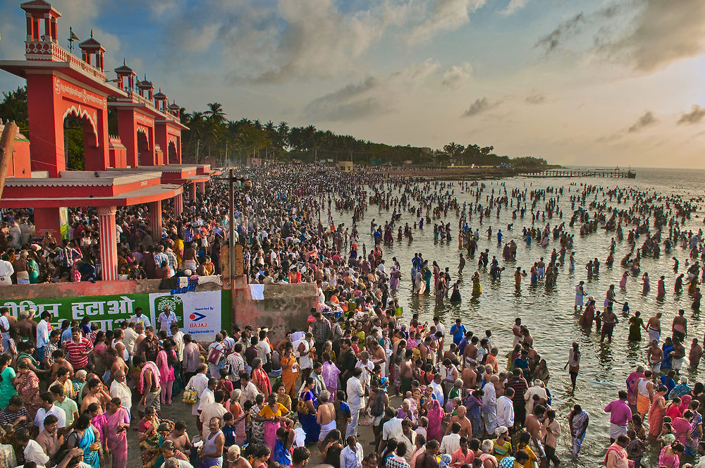 Bain de foule à Rameswaram