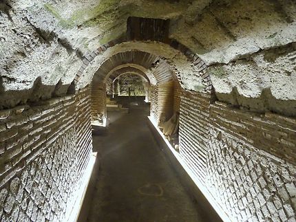 Naples souterraine