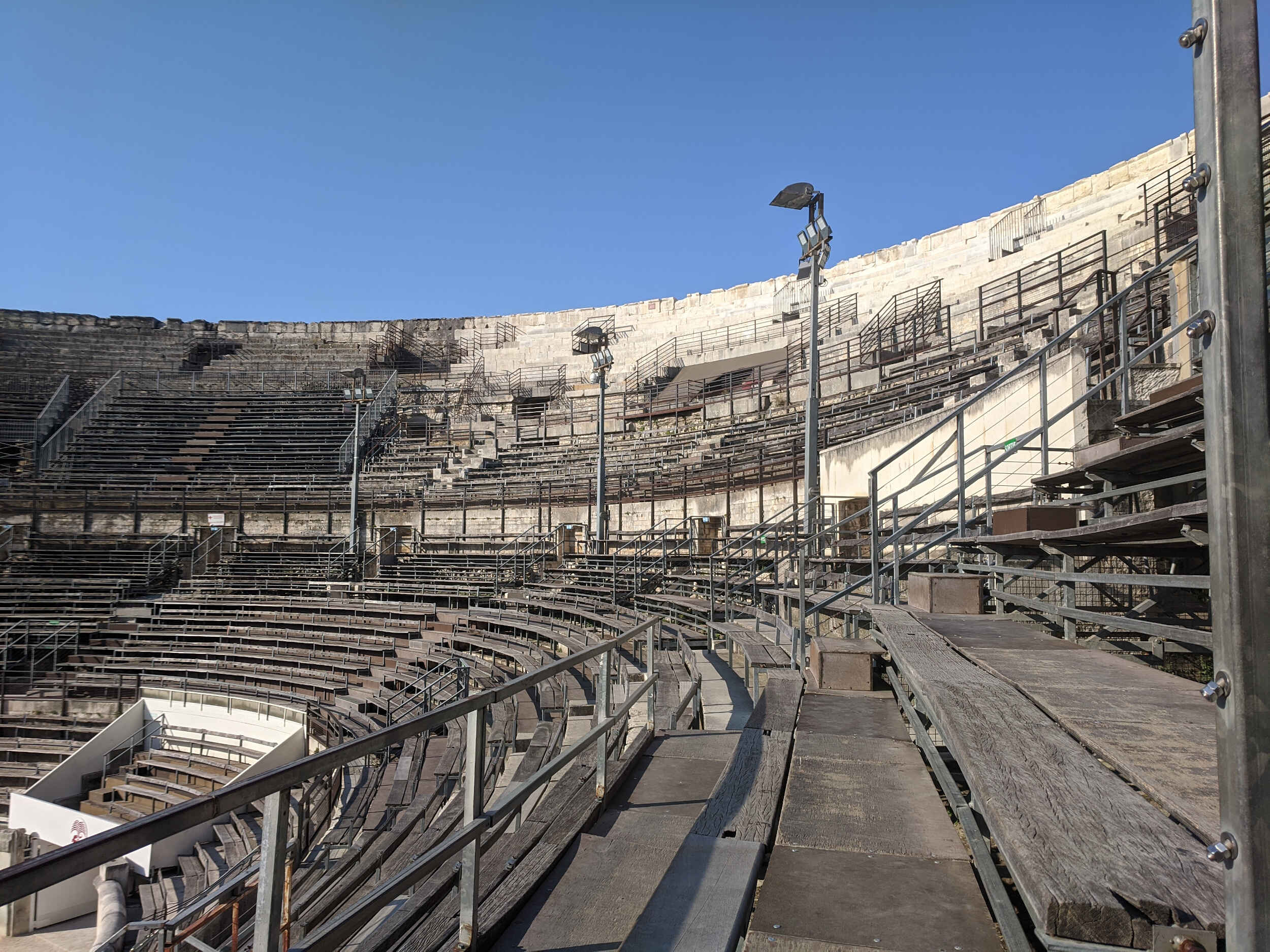 Superbes gradins de Nîmes Superbes gradins de Nîmes