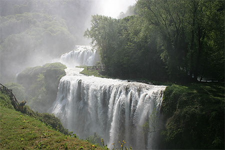 Cascade Cascade