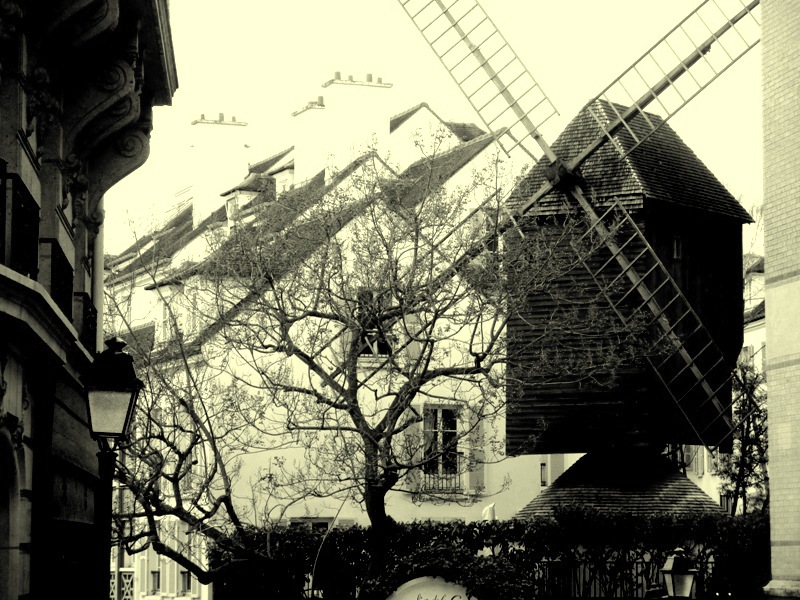 LES moulins de la Galette LES moulins de la Galette