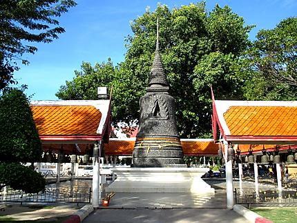 Wat Chaimongkol - Royal Monastère