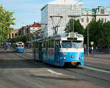Deux tramways dans l'"Avenyn"