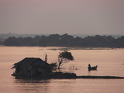 Soleil levant Tonle Sap