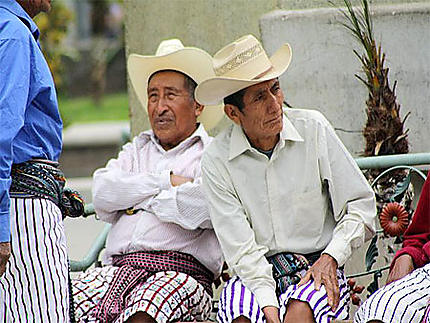 Tenues tradionnelles de la région d'Atitlan