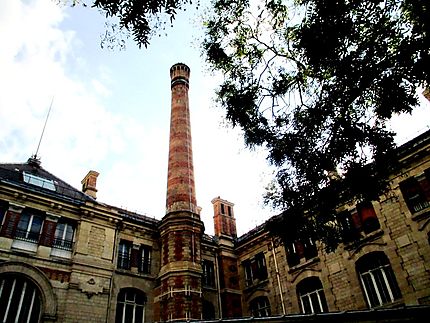 Lycée Voltaire et sa grande cheminée