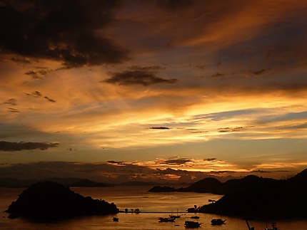 Coucher de soleil sur la baie de Labuan Bajo