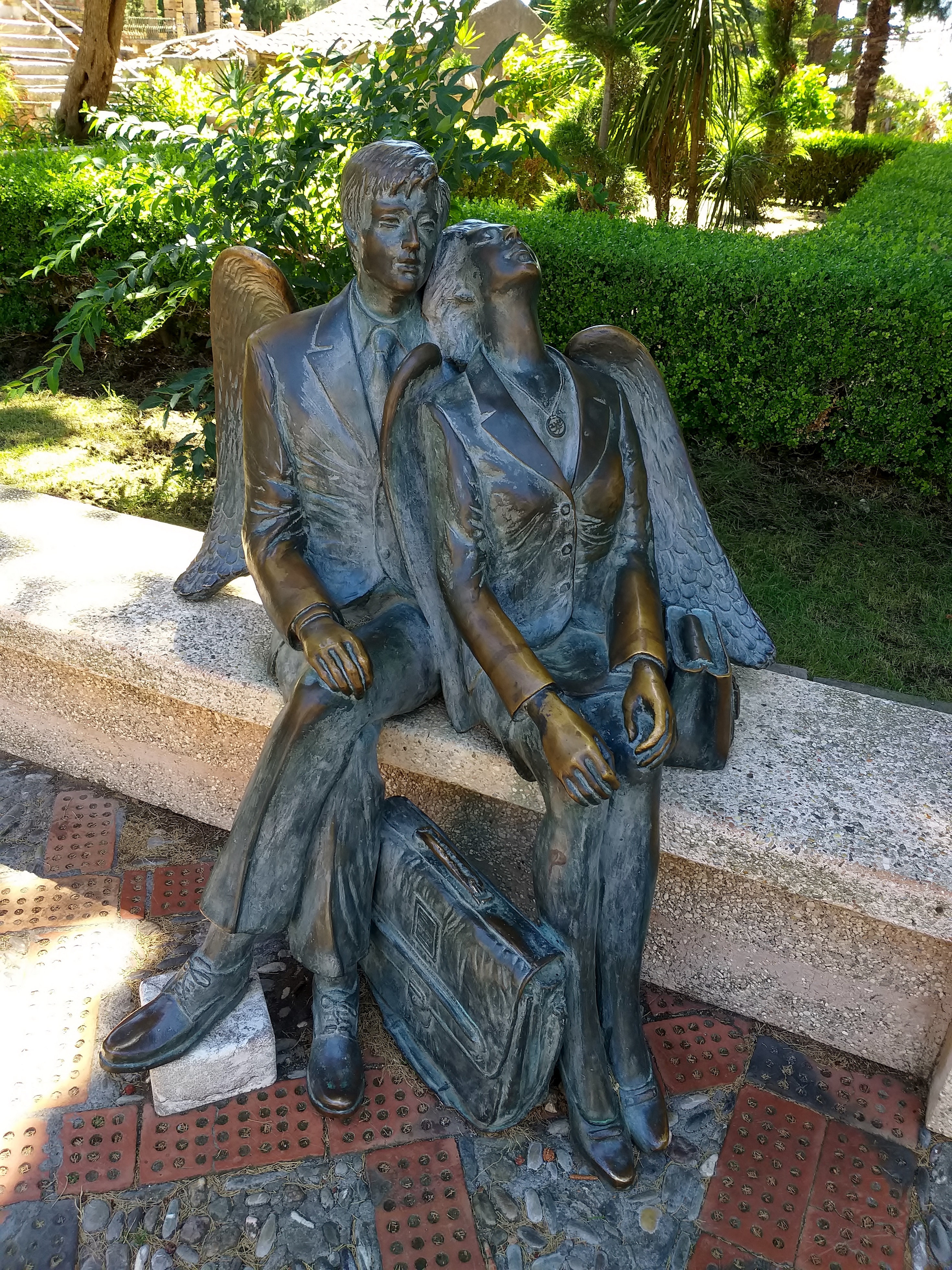 Sculpture couple Sculpture couple