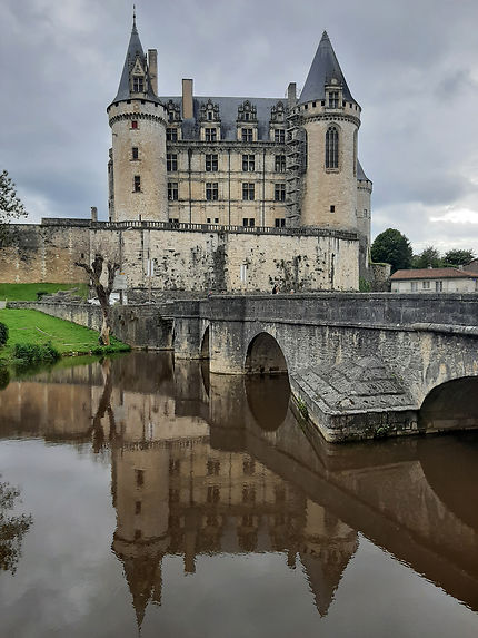 Reflets du château de La Rochefoucauld