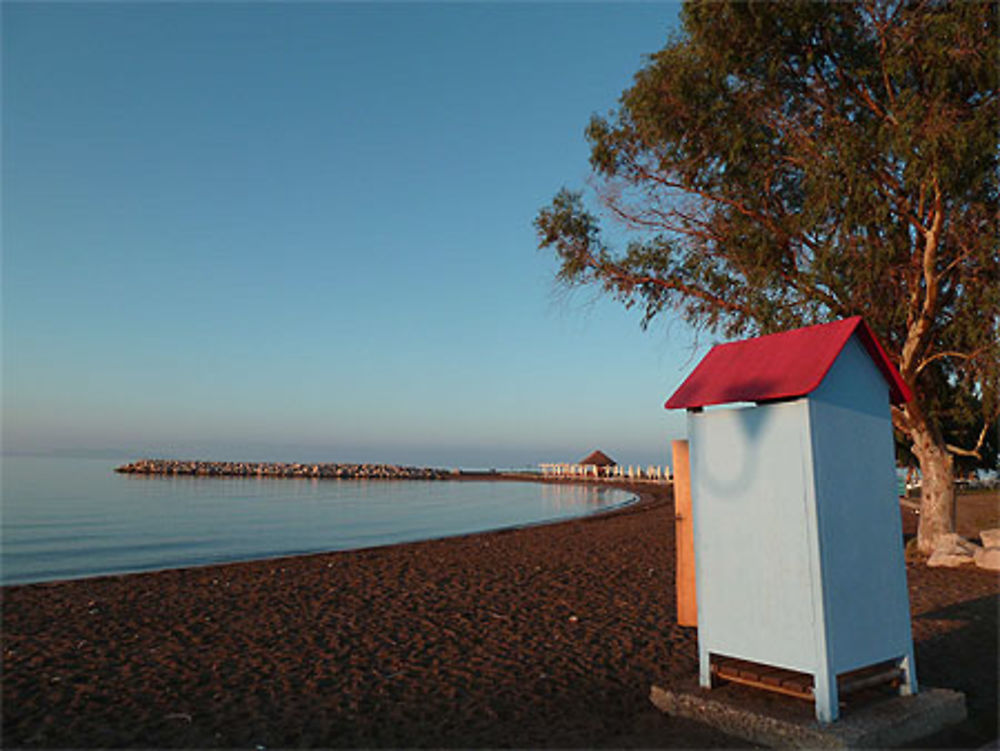 Plage de Tourlida (pudeur oblige: c'est une cabine de bain)