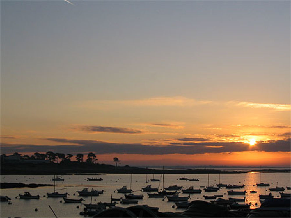 Lever de soleil port de Lomener à Ploemeur