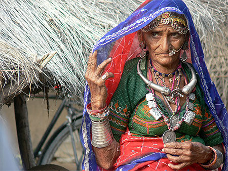 Vieille femme de la tribu Bishnoï