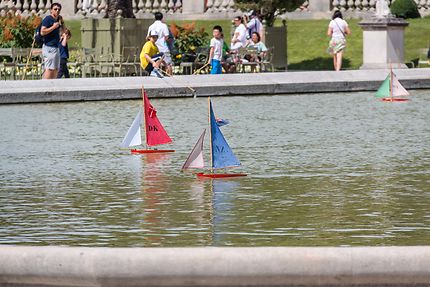 Jardin du Luxembourg, petits bateaux sur l'eau