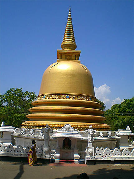 Stupa dorée