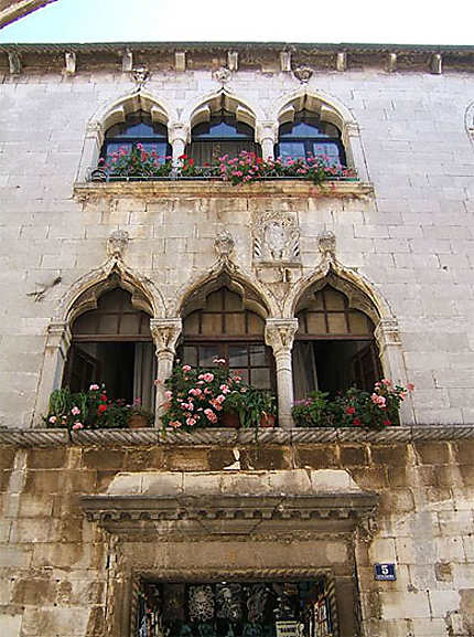 Jolie façade