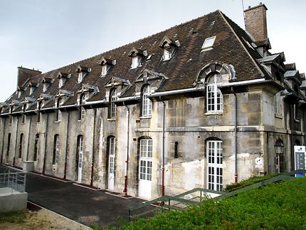 Ancien hôpital Saint-Louis 