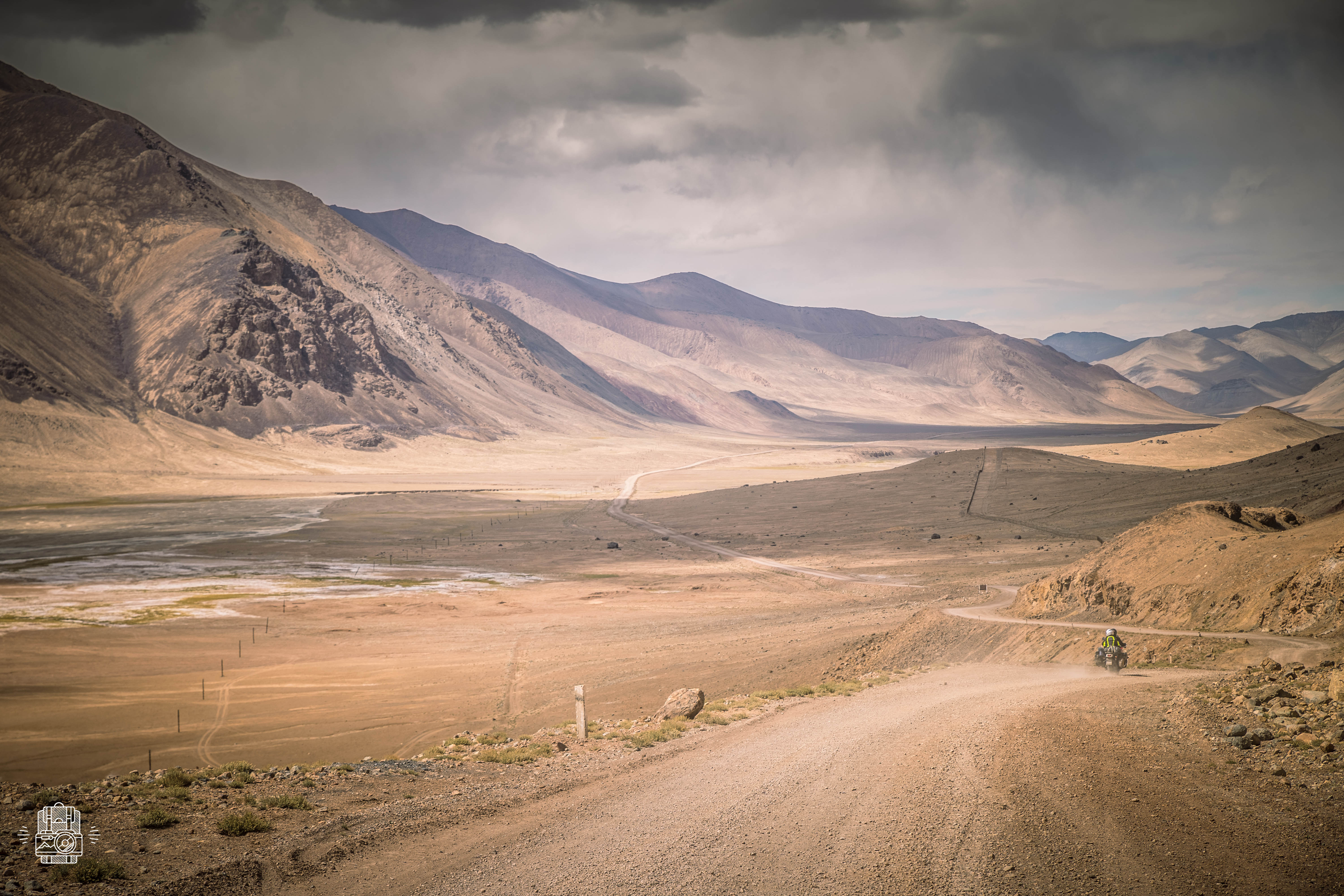 Seul au monde, route du Pamir, Tadjikistan Seul au monde, route du Pamir, Tadjikistan